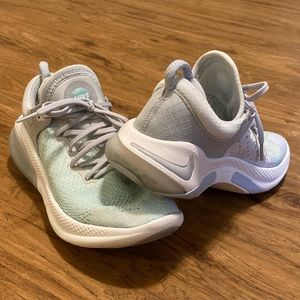 Women’s Nike Y Ride Size 9